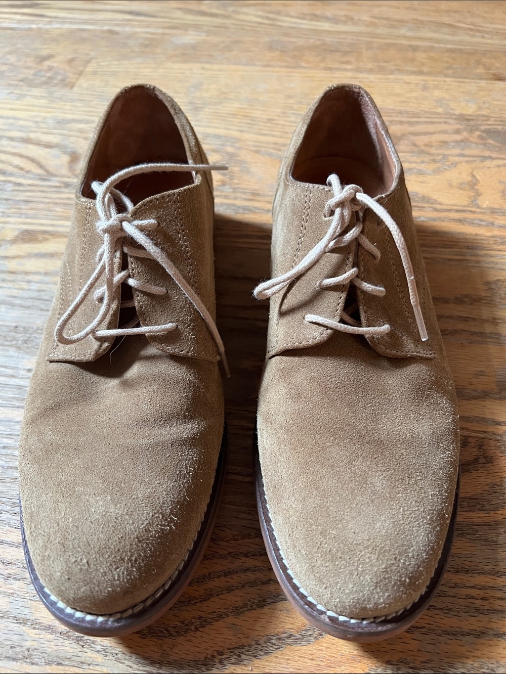 Bass women’s 7 Emmie classic bucks camel suede in fair condition